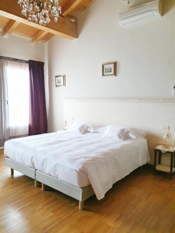 Osteria E Locanda Del Viaggiatore Russi ภายนอก รูปภาพ