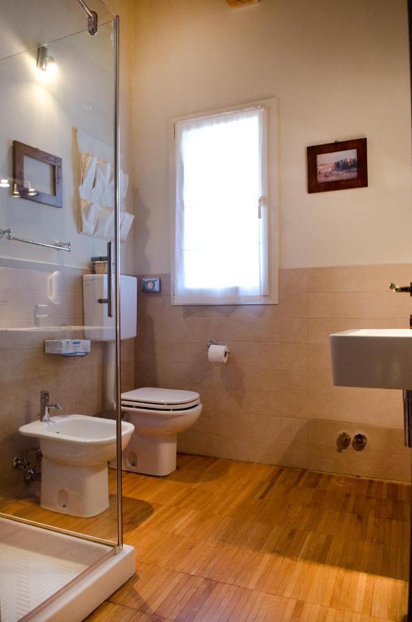 Osteria E Locanda Del Viaggiatore Russi ภายนอก รูปภาพ