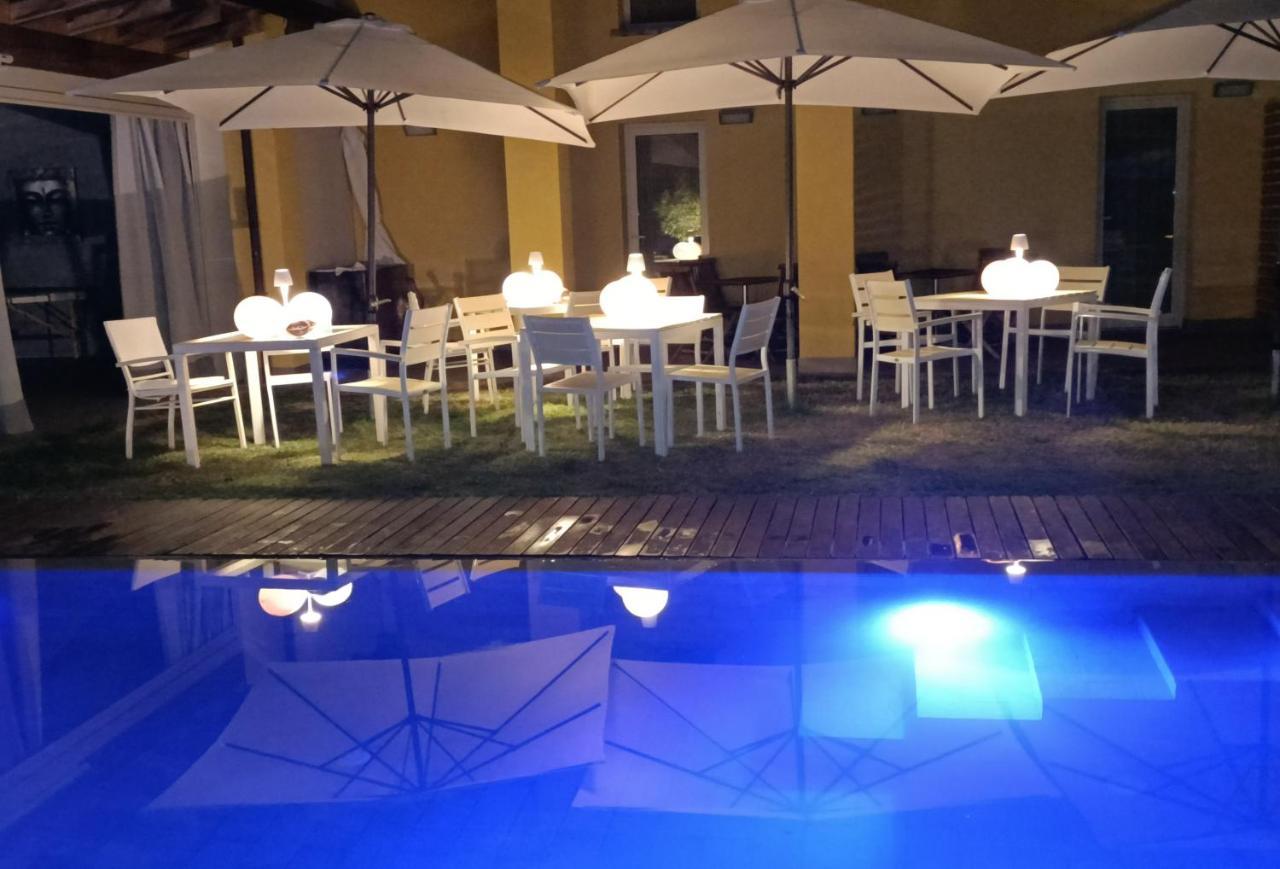 Osteria E Locanda Del Viaggiatore Russi ภายนอก รูปภาพ
