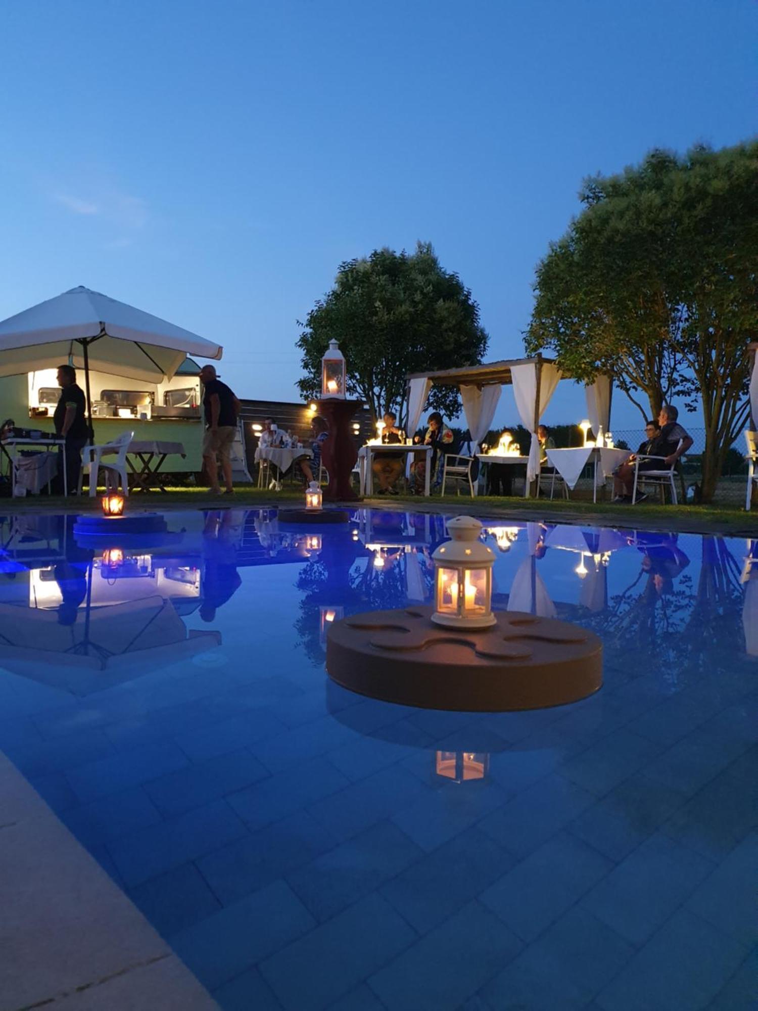 Osteria E Locanda Del Viaggiatore Russi ภายนอก รูปภาพ